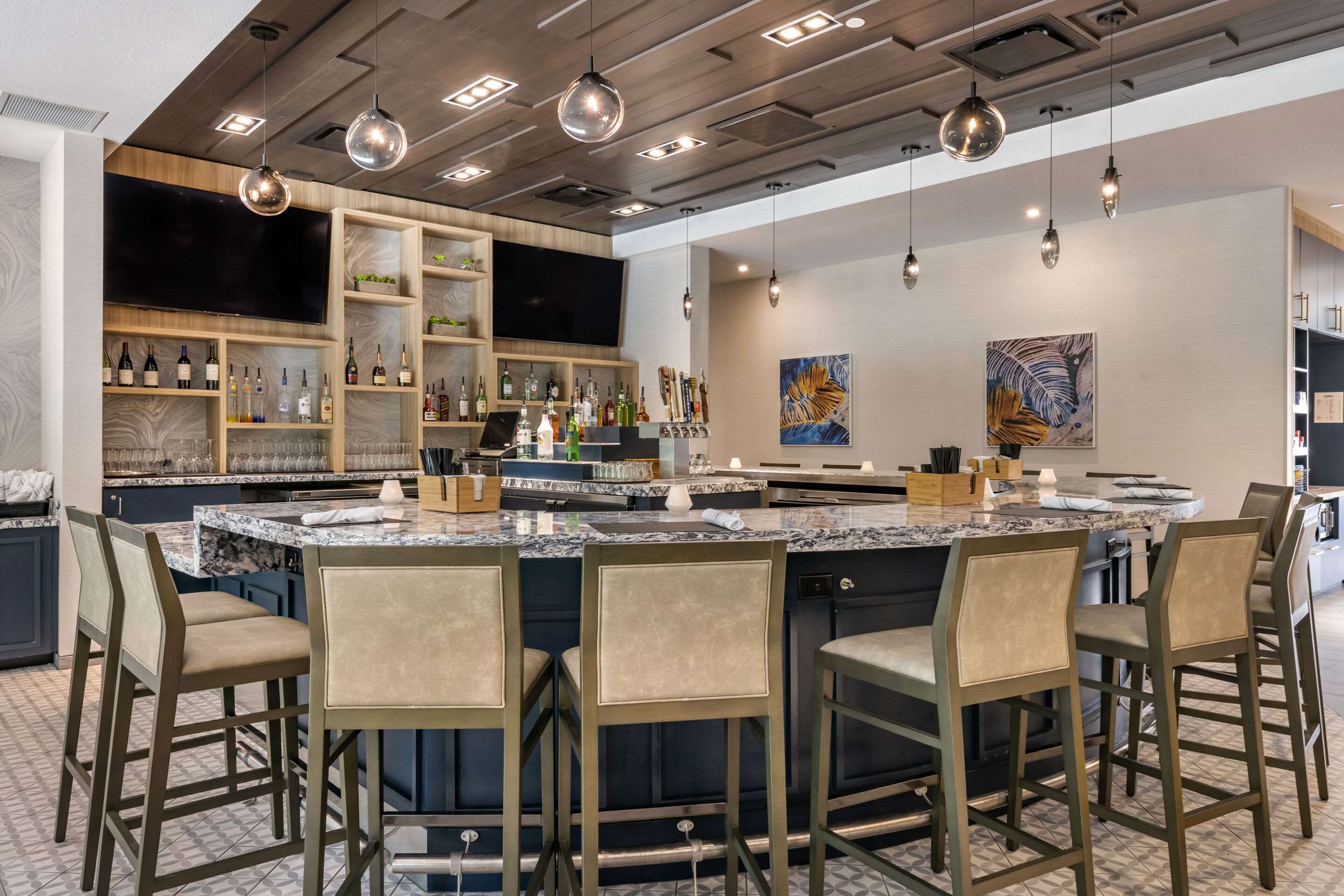 Hotel bar | Cambria Hotel Orlando Airport