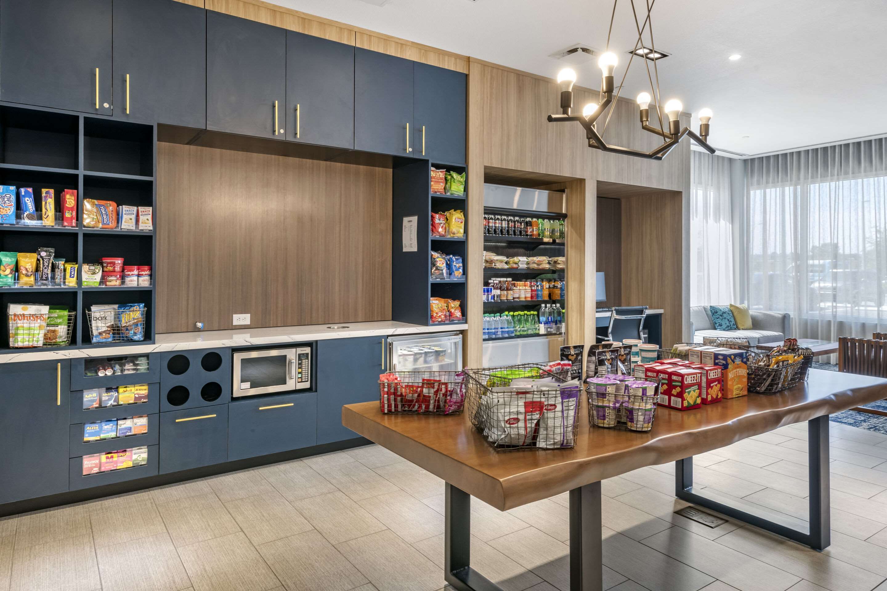 Hotel marketplace | Cambria Hotel Orlando Airport