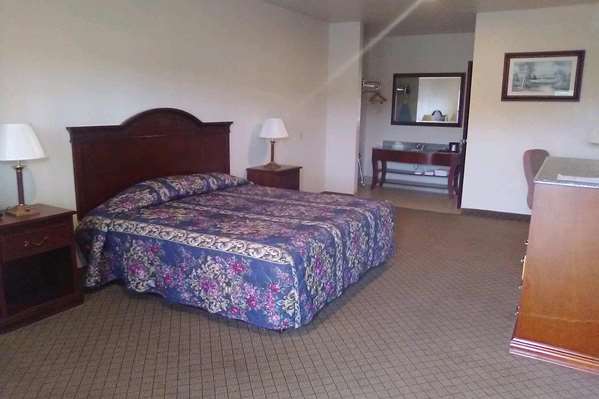  - Super 8 Motel Kiowa