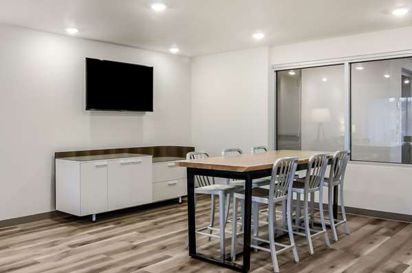  - WoodSpring Suites Lakewood - I-5, Exit 125