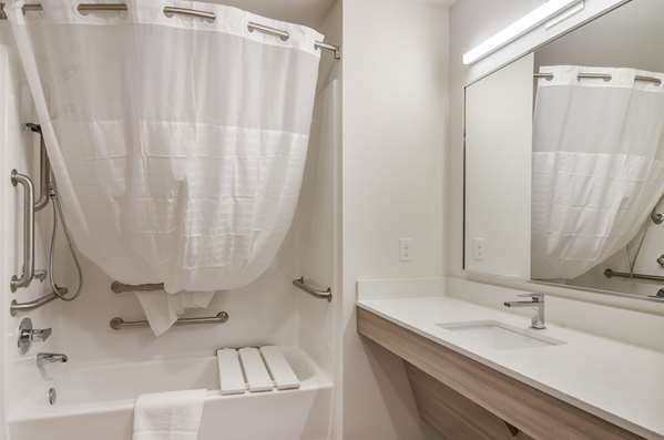  - WoodSpring Suites Lakewood - I-5, Exit 125