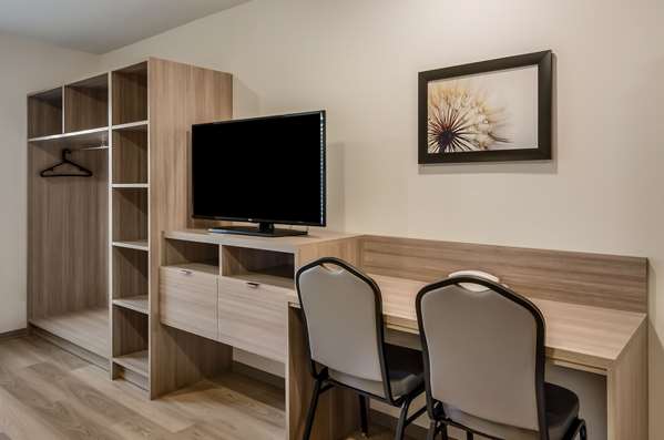  - WoodSpring Suites Lakewood - I-5, Exit 125