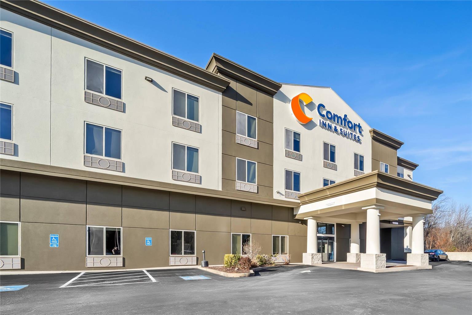 Comfort Inn and Suites Plainville