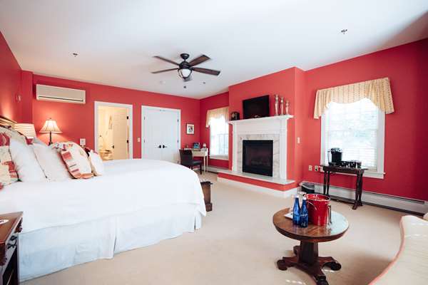  - Reluctant Panther Inn Manchester Village