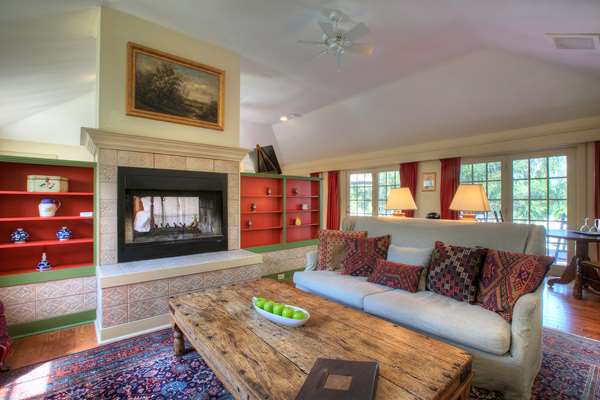  - Reluctant Panther Inn Manchester Village