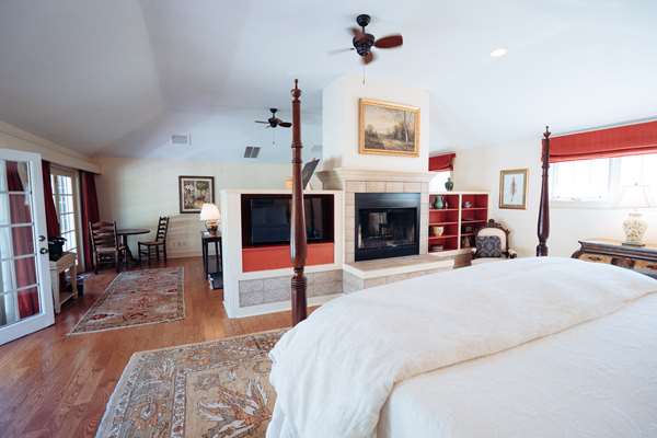  - Reluctant Panther Inn Manchester Village