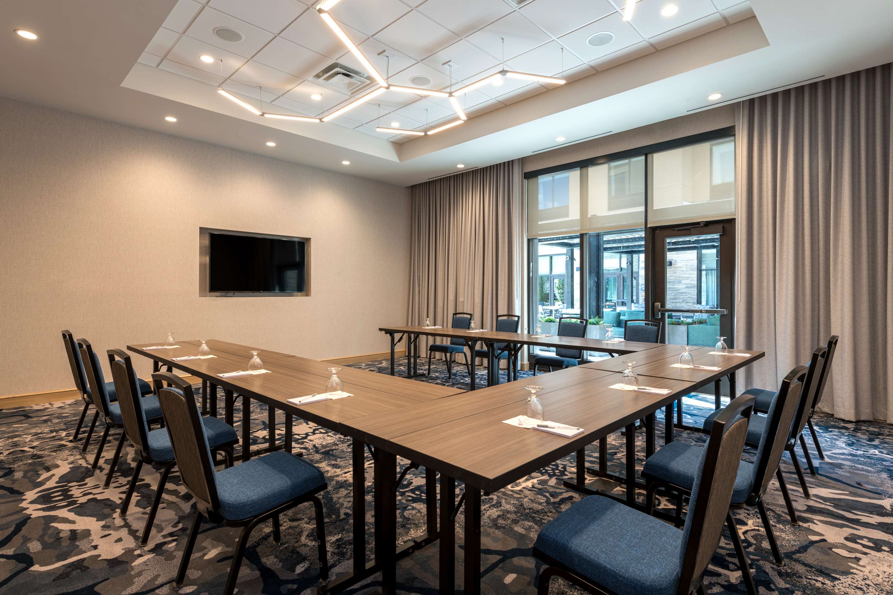 Meeting Room | Hilton Garden Inn Boston Canton
