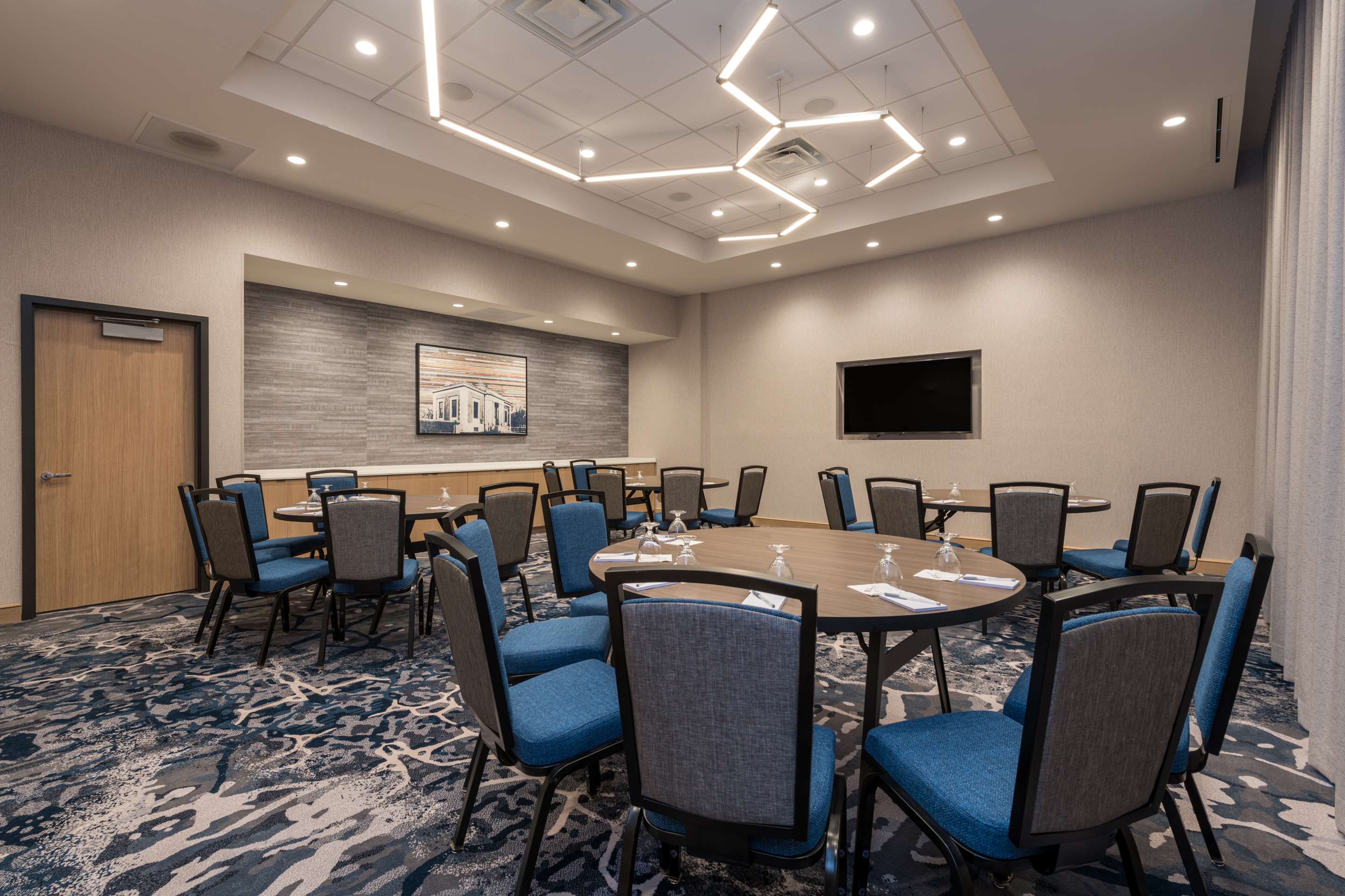 Meeting Room | Hilton Garden Inn Boston Canton