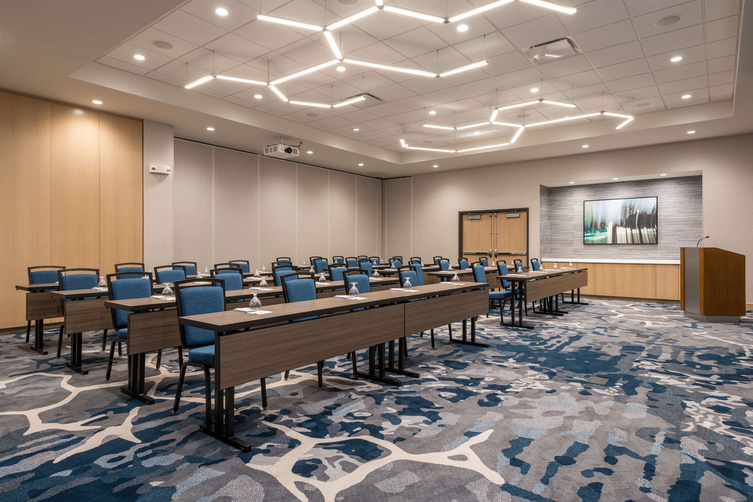 Meeting Room | Hilton Garden Inn Boston Canton