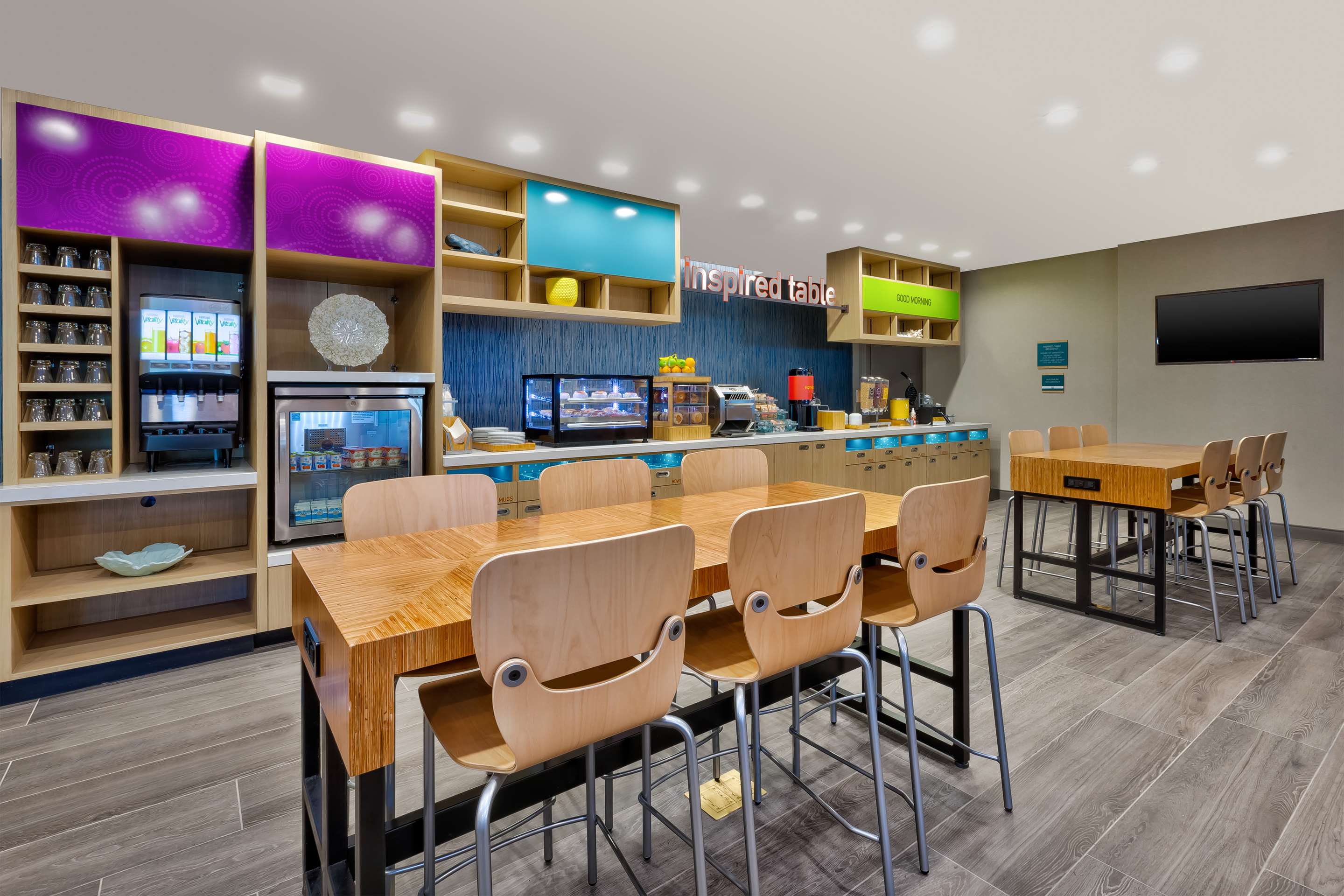 Breakfast Area | Home2 Suites by Hilton Wilmington Wrightsville Beach