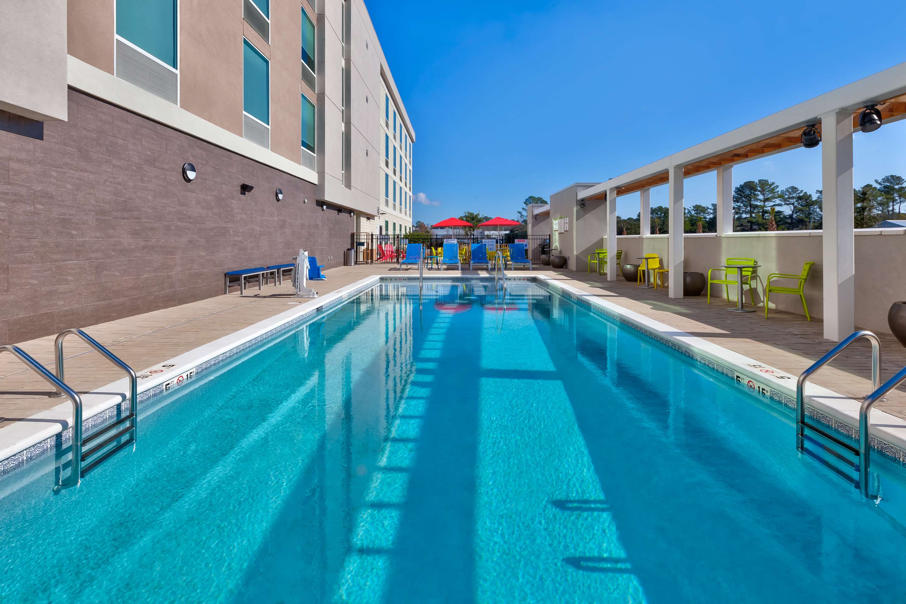 Pool | Home2 Suites by Hilton Wilmington Wrightsville Beach