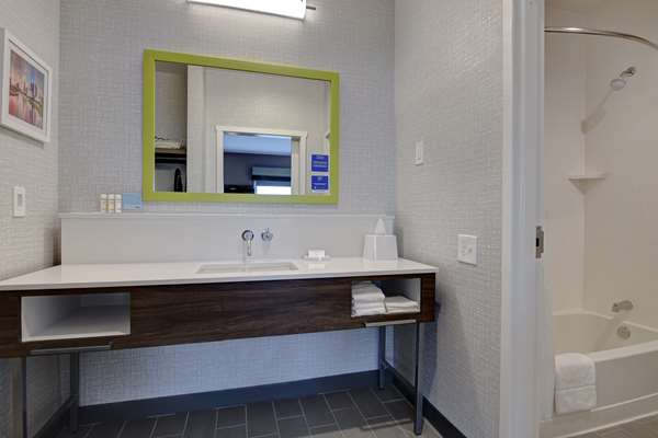  - Hampton Inn & Suites Canal Winchester