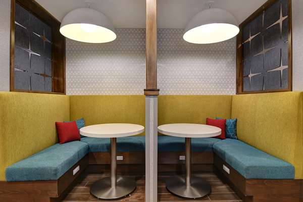 Conference Area - Hampton Inn & Suites Canal Winchester