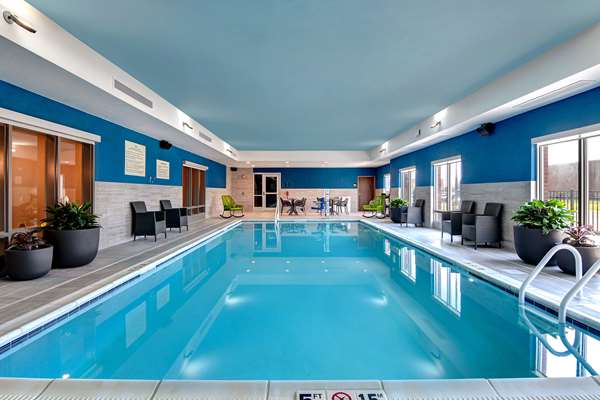 Pool - Hampton Inn & Suites Canal Winchester