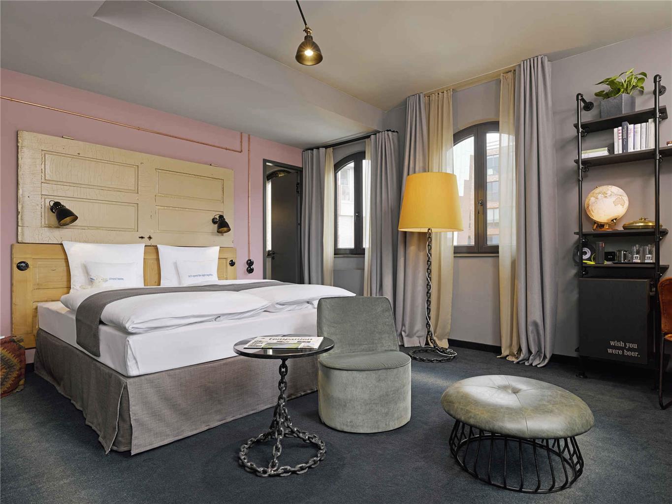 Guest photo