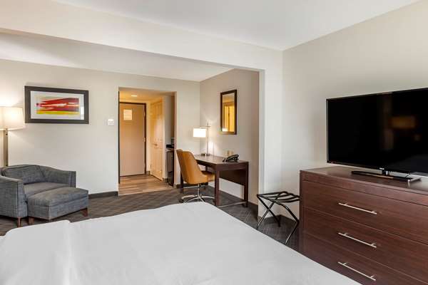  - Comfort Inn & Suites Grand Blanc - I-475, Exit 2