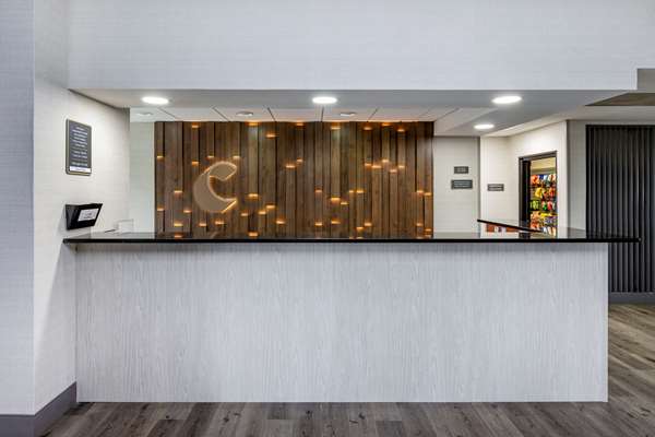  - Comfort Inn & Suites Grand Blanc - I-475, Exit 2