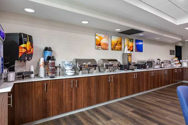 Amenities - Comfort Inn & Suites Grand Blanc - I-475, Exit 2