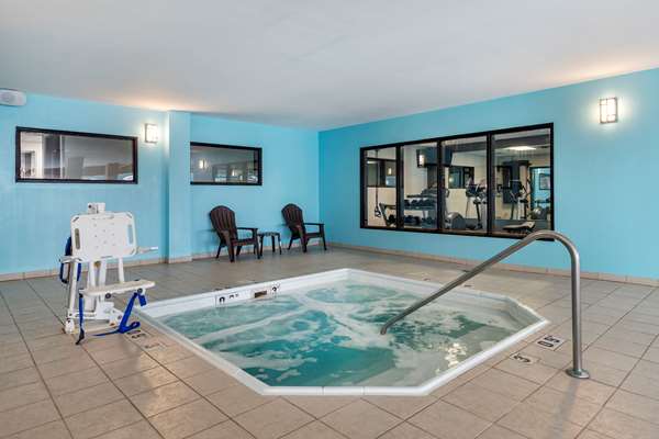 Pool - Comfort Inn & Suites Grand Blanc - I-475, Exit 2
