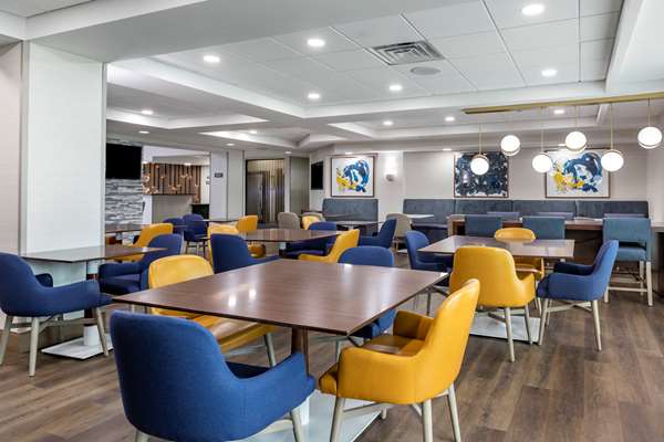 Amenities - Comfort Inn & Suites Grand Blanc - I-475, Exit 2