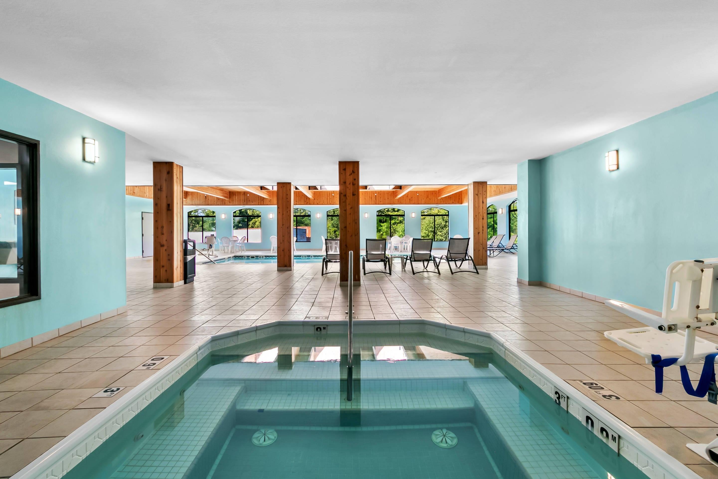 Indoor pool | Comfort Inn & Suites Grand Blanc-Flint
