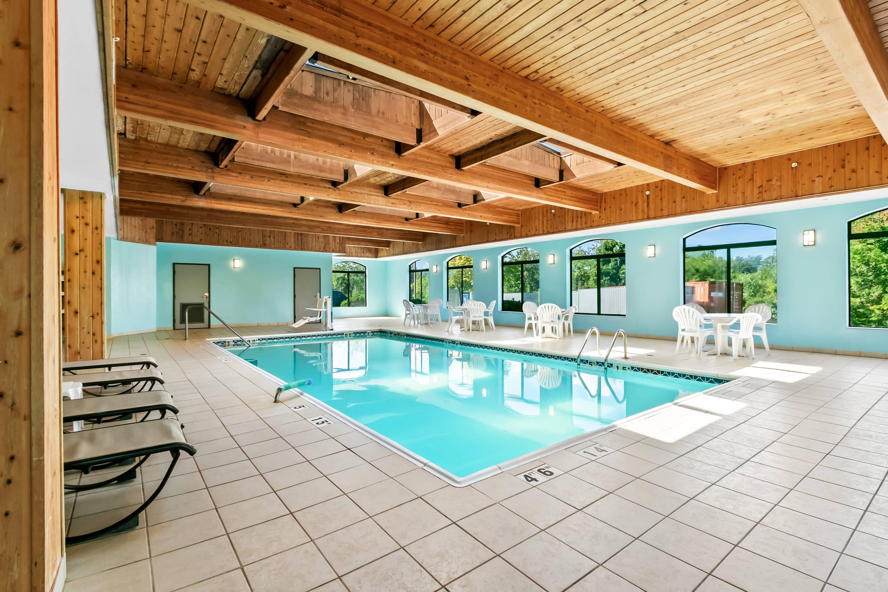 Indoor pool | Comfort Inn & Suites Grand Blanc-Flint