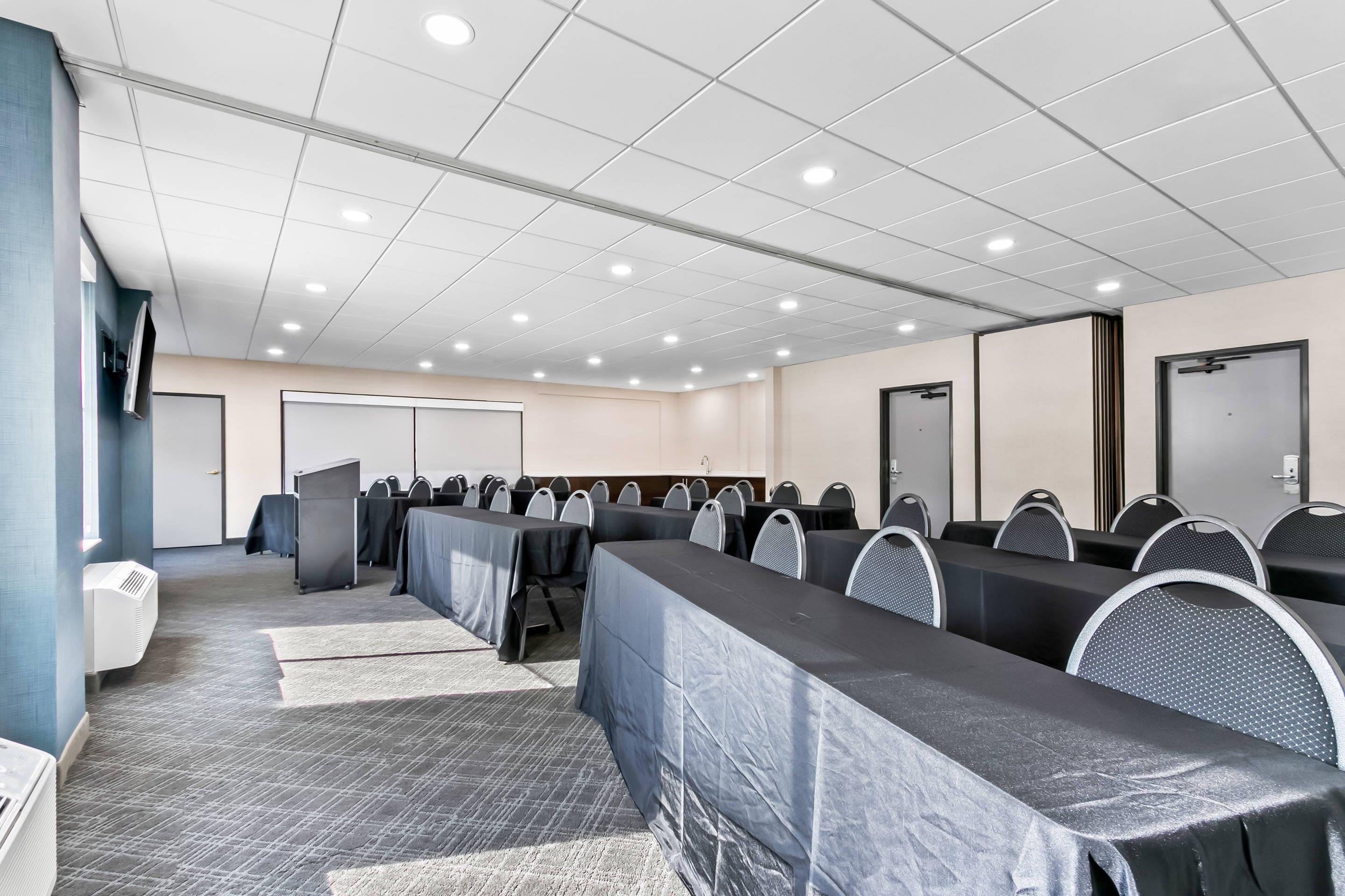Meeting room | Comfort Inn & Suites Grand Blanc-Flint