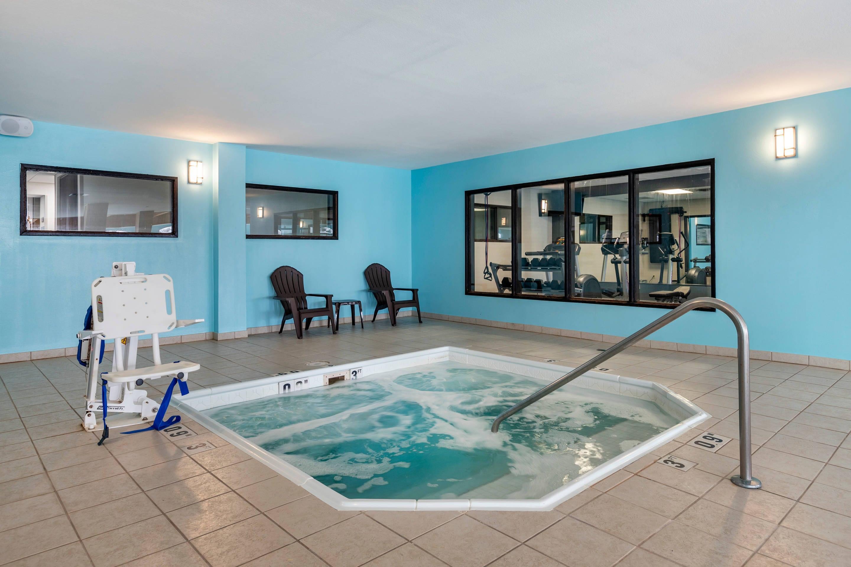 Indoor hot tub | Comfort Inn & Suites Grand Blanc-Flint