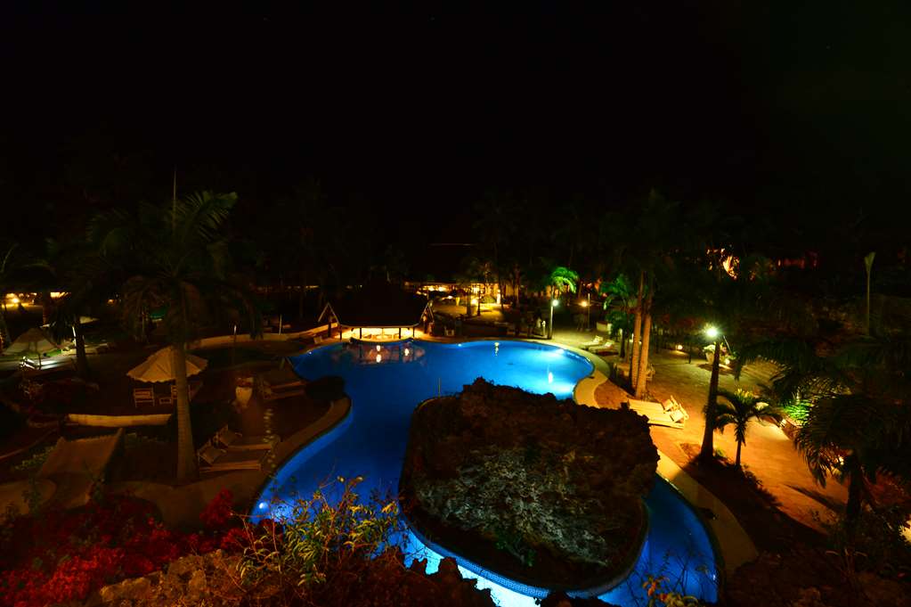 DIANI REEF BEACH RESORT AND SPA-guestroom-Guest Room,Guest Room Amenity,On-Site.jpg