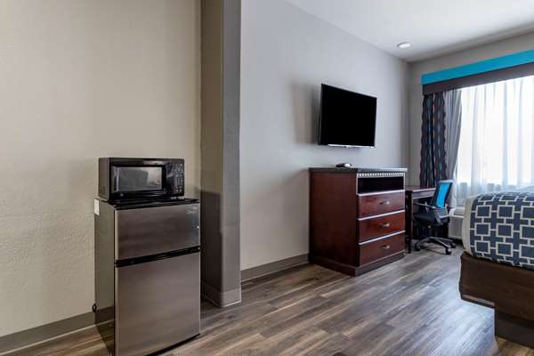 Suite - Clarion Pointe Hotel Sulphur - I-10, Exit 20