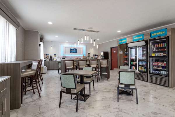 Amenities - Clarion Pointe Hotel Sulphur - I-10, Exit 20