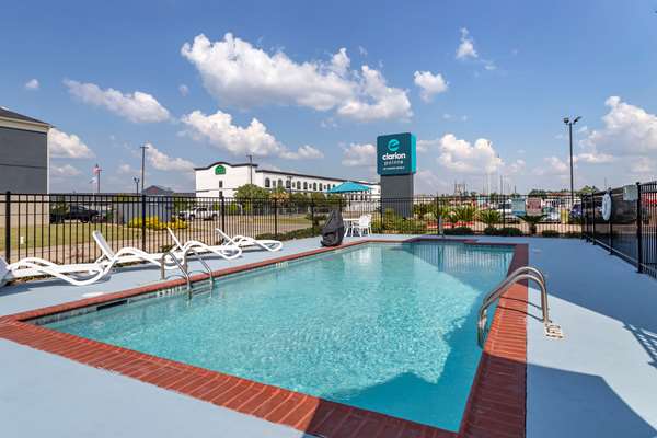 Pool - Clarion Pointe Hotel Sulphur - I-10, Exit 20