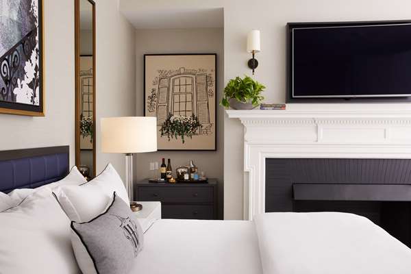 Suite - Whitney Hotel Beacon Hill Boston