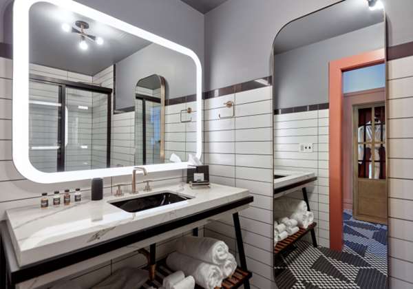  - Chicago Hotel Collection Wrigleyville