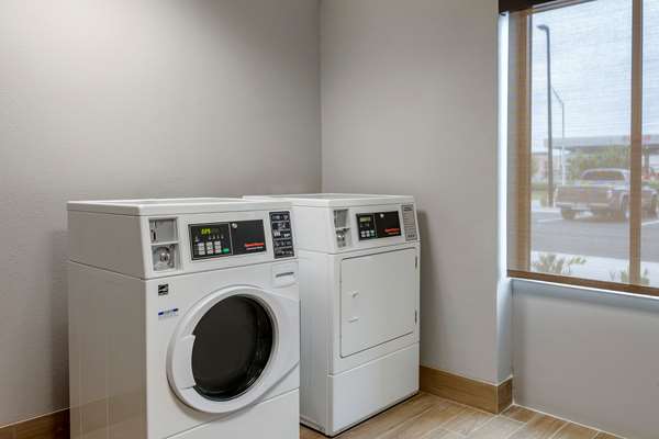 Amenities - Comfort Inn & Suites NAS Jacksonville - I-295, Exit 12