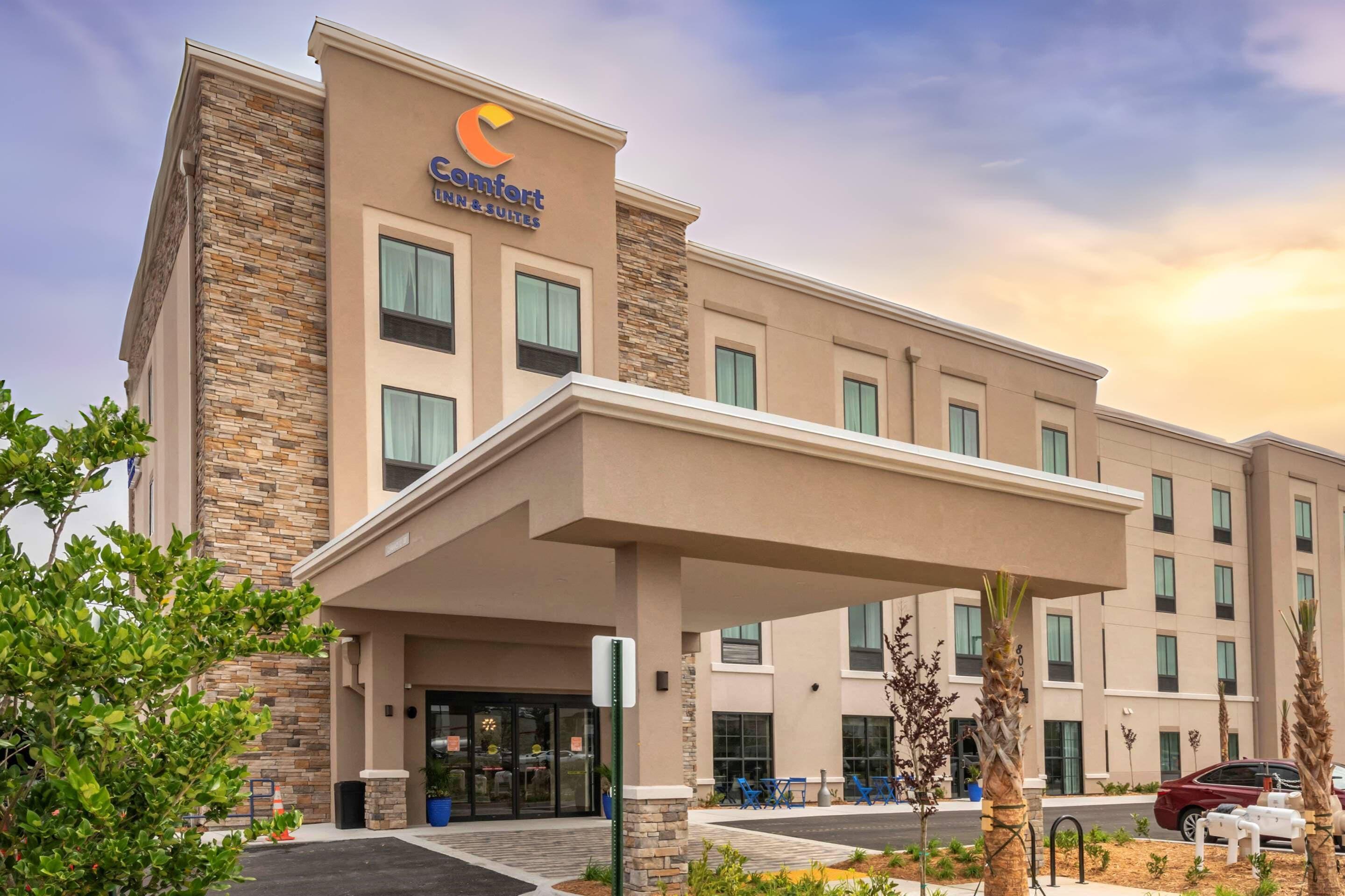Hotel exterior | Comfort Inn & Suites Jacksonville - Orange Park Near Naval Air Station