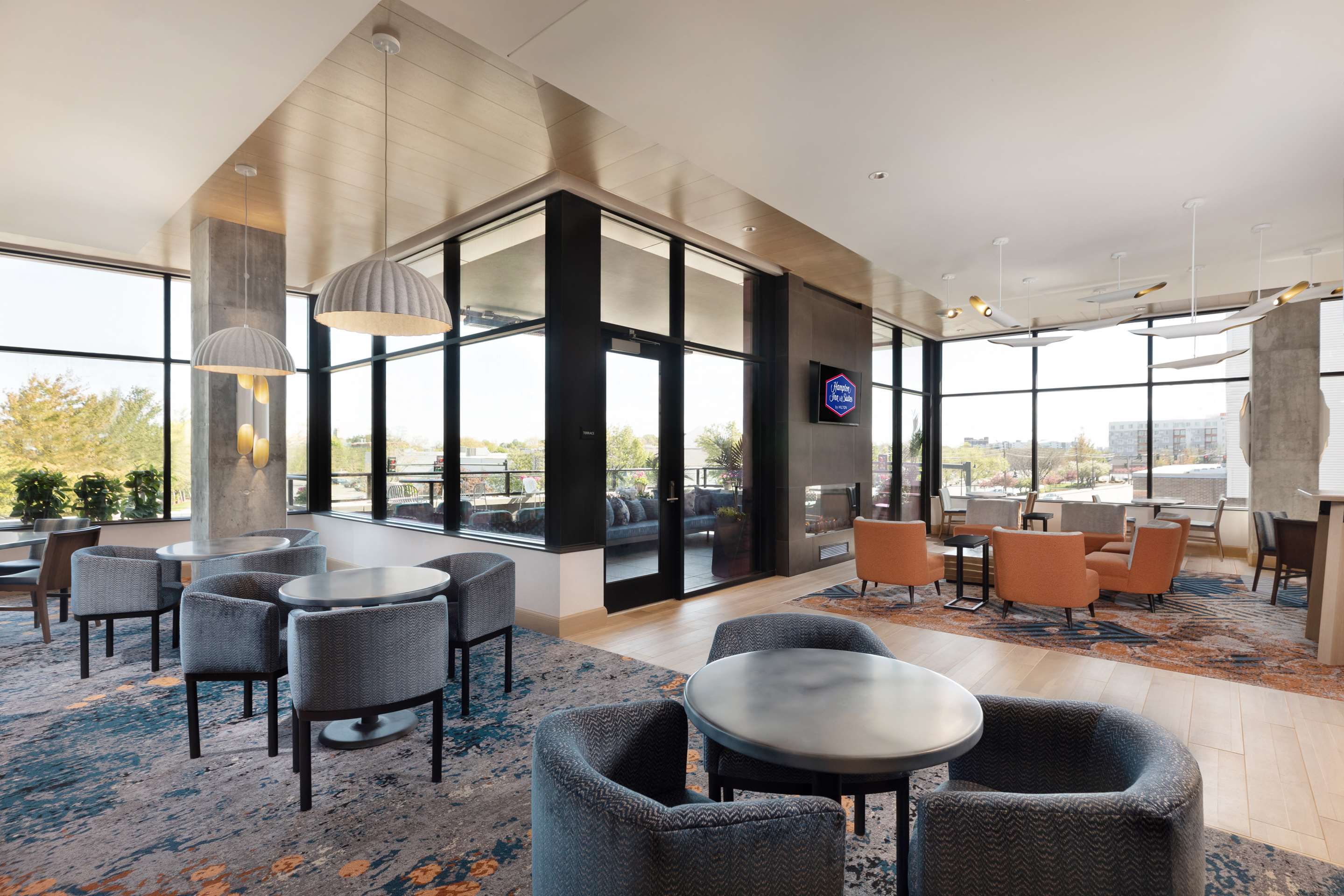 Lobby | Hampton Inn & Suites Watertown Boston