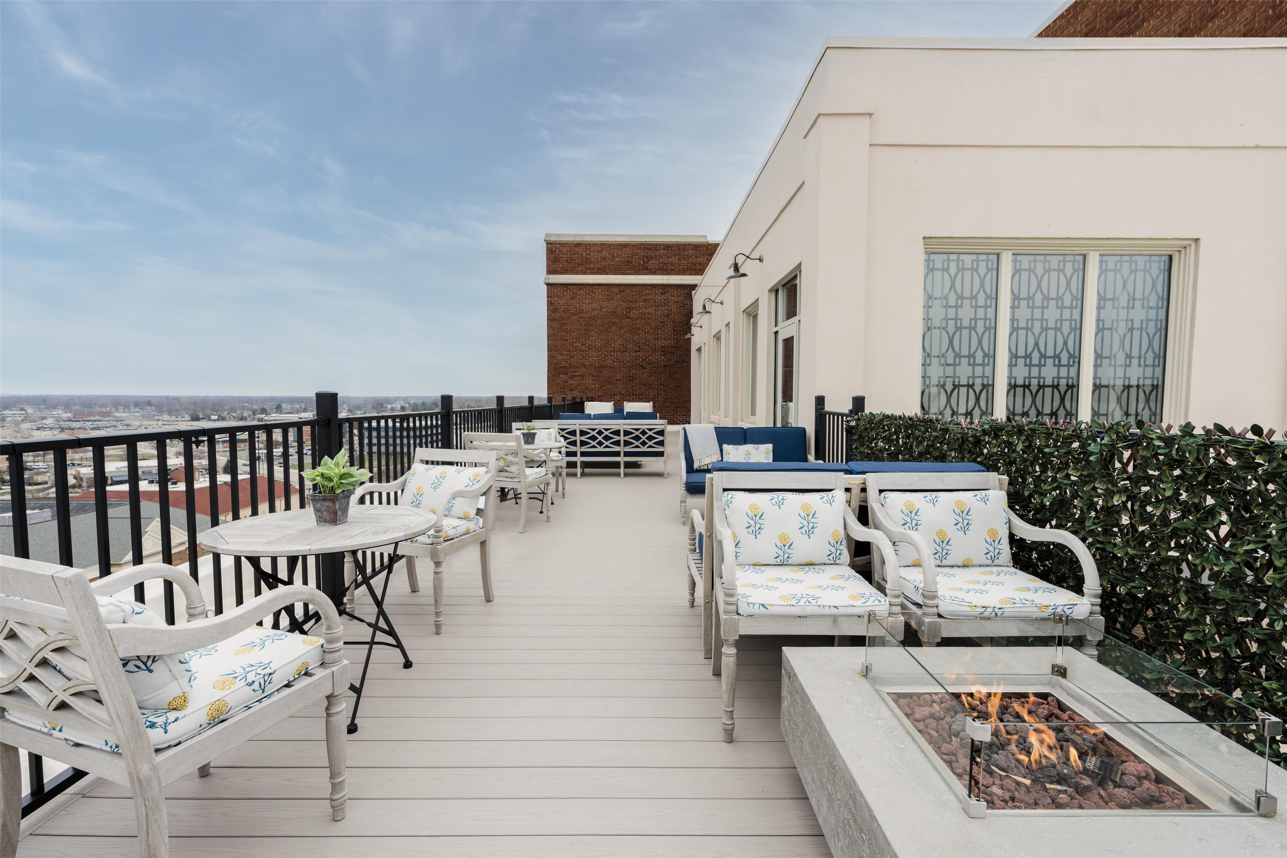 BarLounge | Hotel Elkhart, Tapestry Collection by Hilton