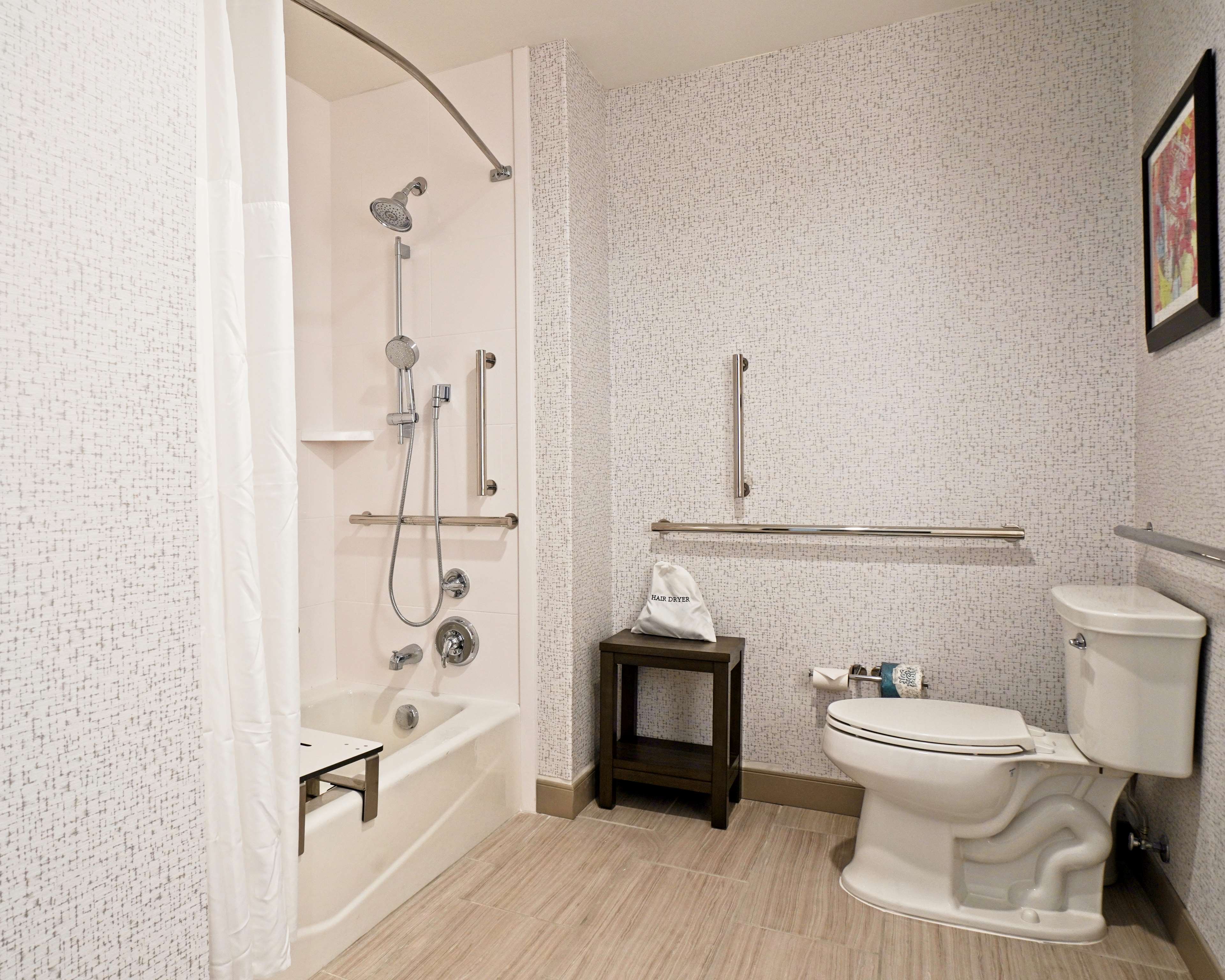 Hampton Inn & Suites Lubbock University, TX Room Type - 2 QUEENS ACCESSIBLE RM TUB