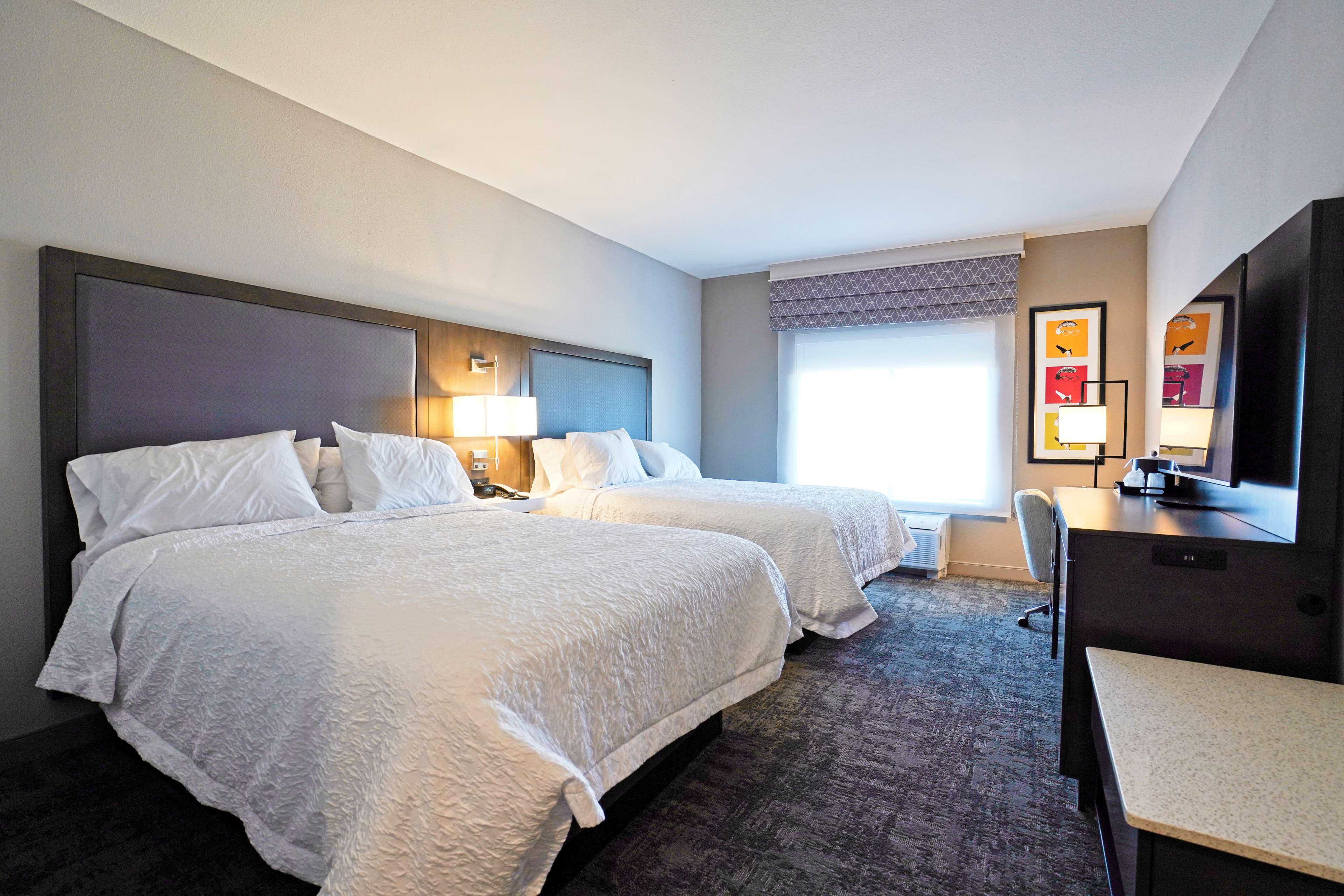 Hampton Inn & Suites Lubbock University, TX Room Type - 2 QNS RM W FRIDGE MICROWV