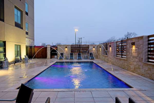 Pool - Hampton Inn & Suites University Lubbock
