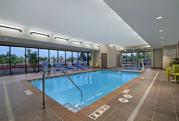 Pool - Home2 Suites by Hilton Salem - I-5, Exit 253