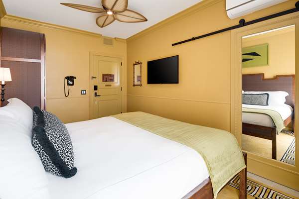  - Esme Miami Beach Hotel