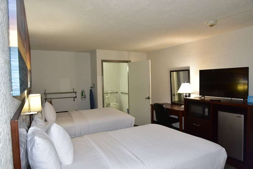 DAYS INN BY WYNDHAM STUART-guestroom-Guest Room,On-Site.jpg
