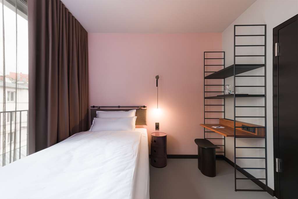 EMILU DESIGN HOTEL-guestroom-Guest Room,On-Site.jpg