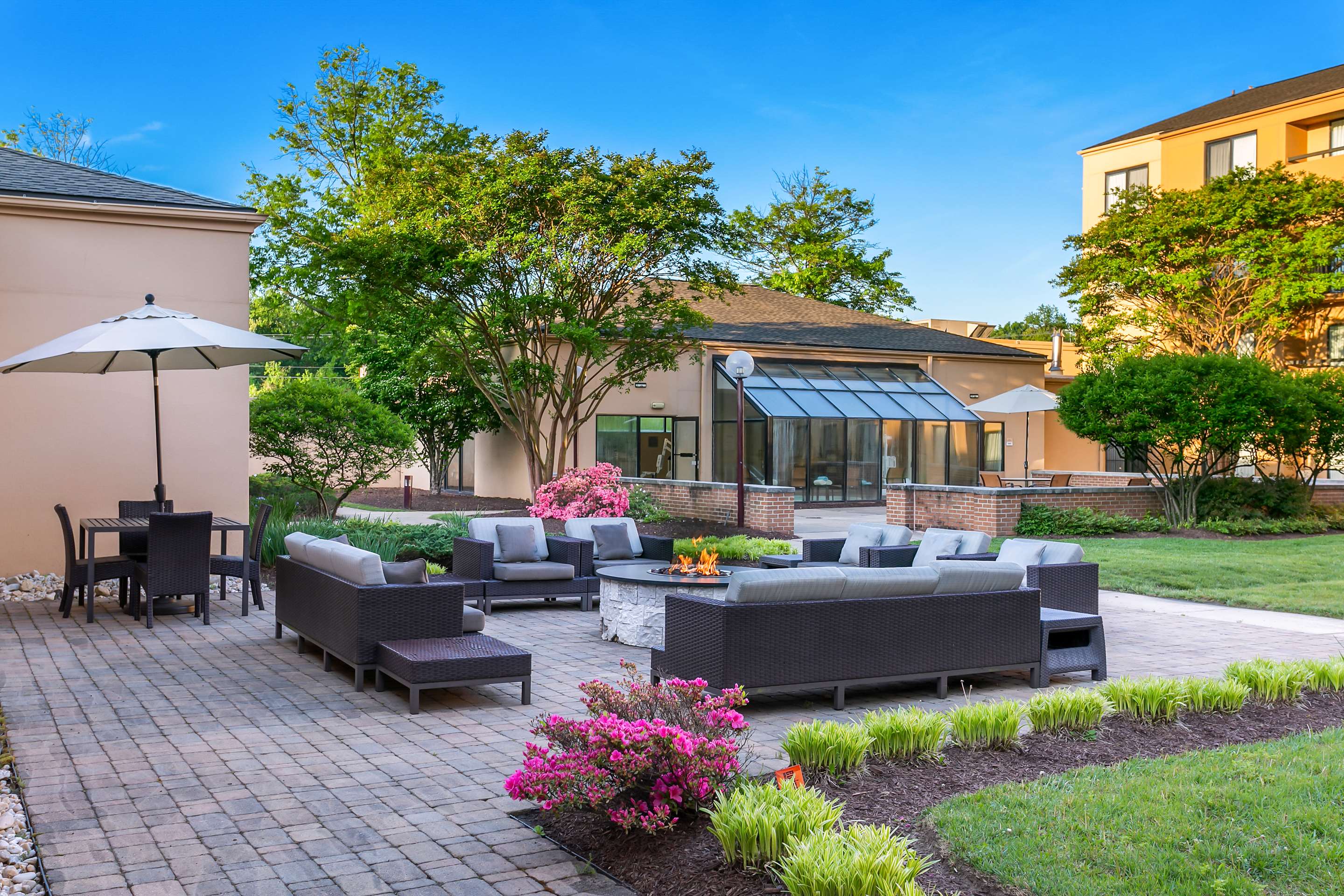 MD Courtyard | Sonesta Select Greenbelt College Park