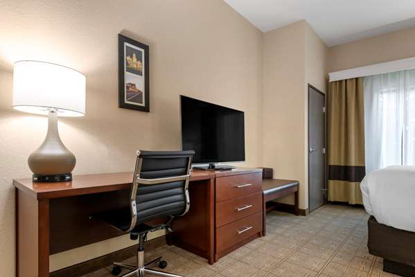 Suite - Comfort Inn & Suites Mankato