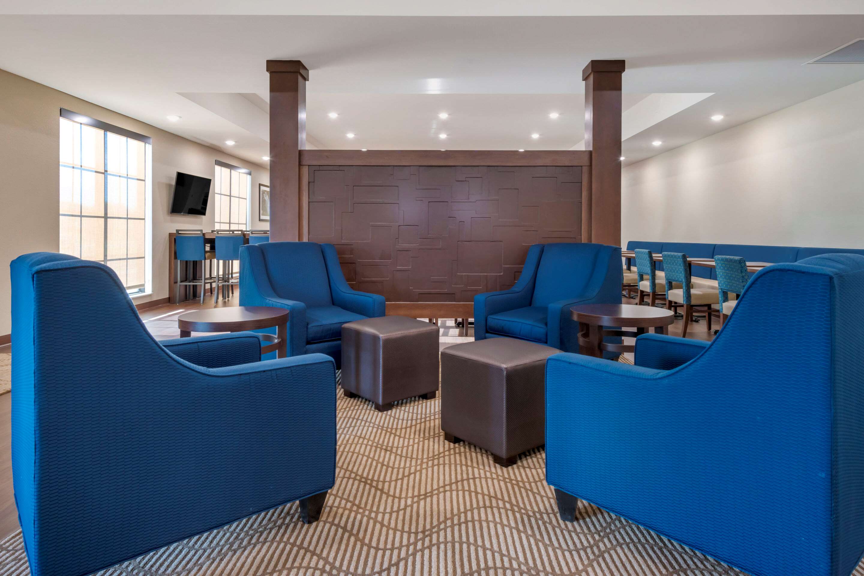 Lobby with sitting area