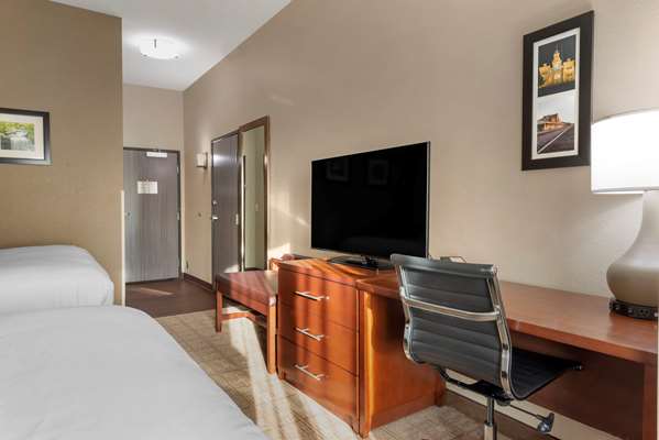  - Comfort Inn & Suites Mankato