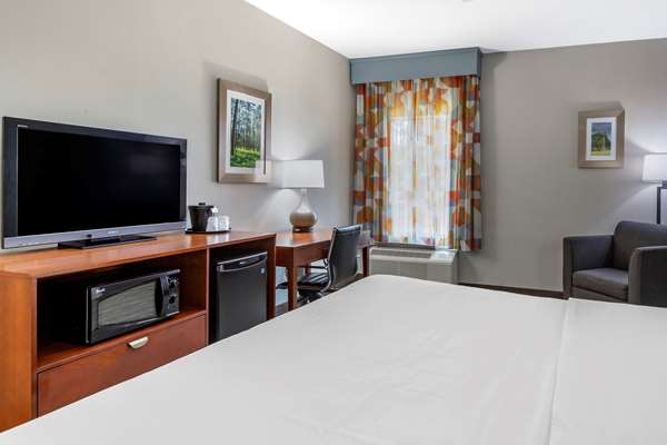  - Comfort Inn & Suites Cleveland